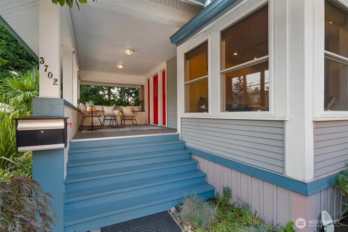 Property photo for 3702 Sw Austin Street, Seattle photo 2