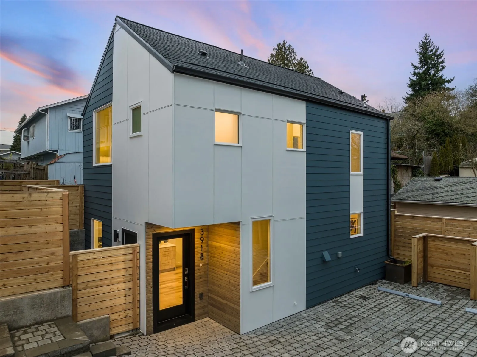 Property photo for 3918 S Juneau Street, Seattle