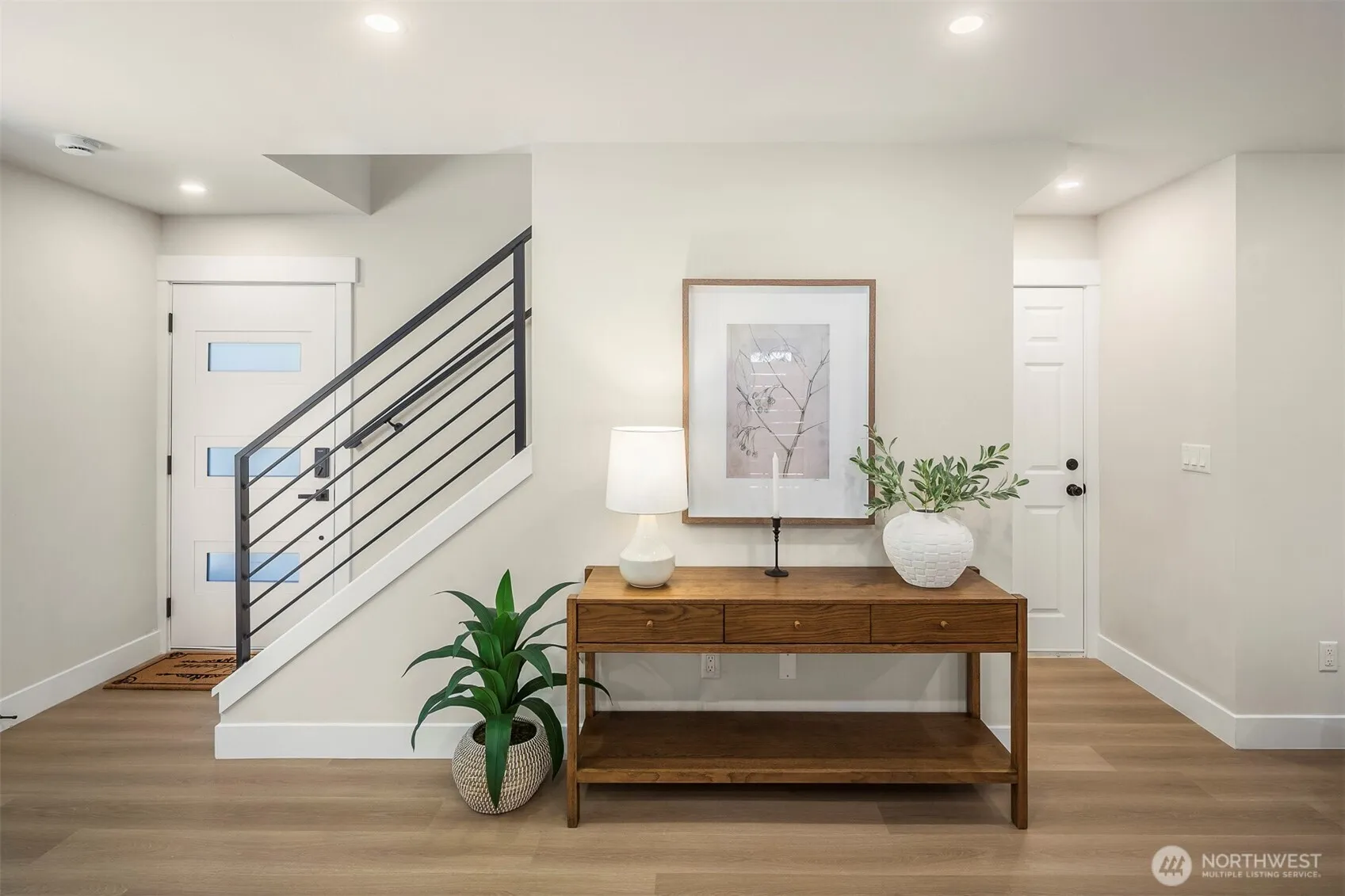 Property photo for 11028 Evanston Avenue N, Seattle photo 4