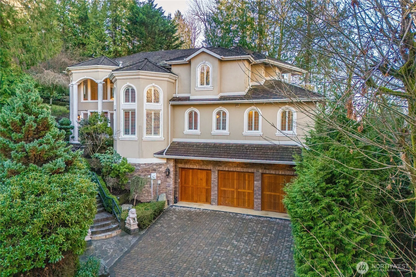 Property photo for 5325 145th Place Se, Bellevue