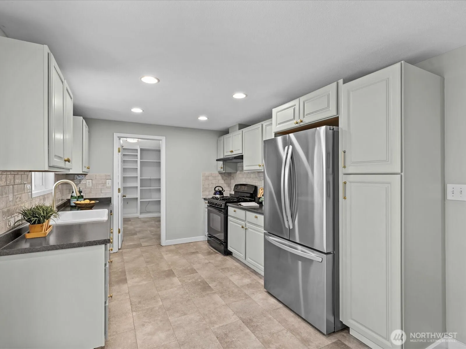 Property photo for 22628 87th Avenue W, Edmonds photo 4