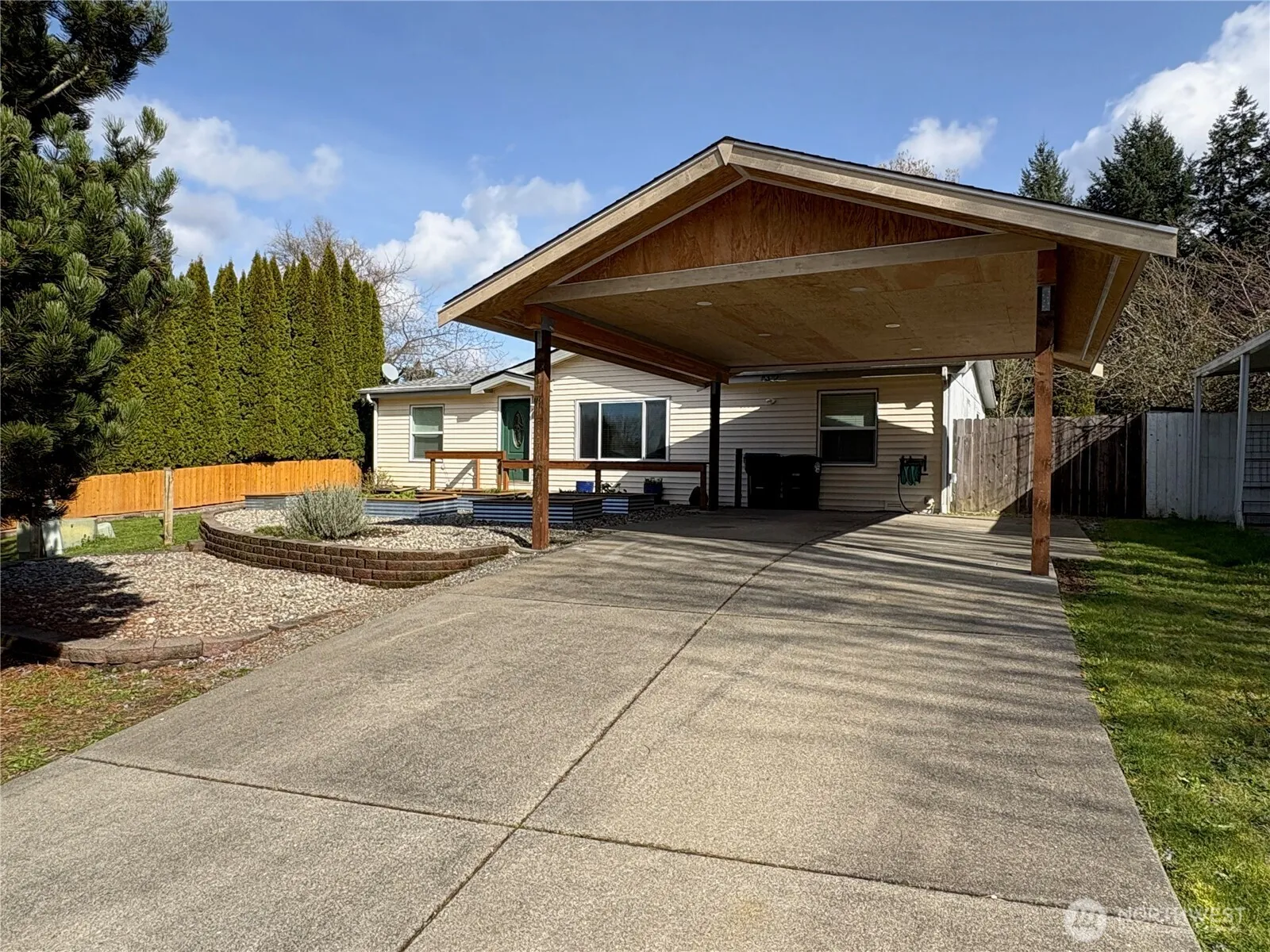 Property photo for 4332 Lakeview Court, Lacey photo 2