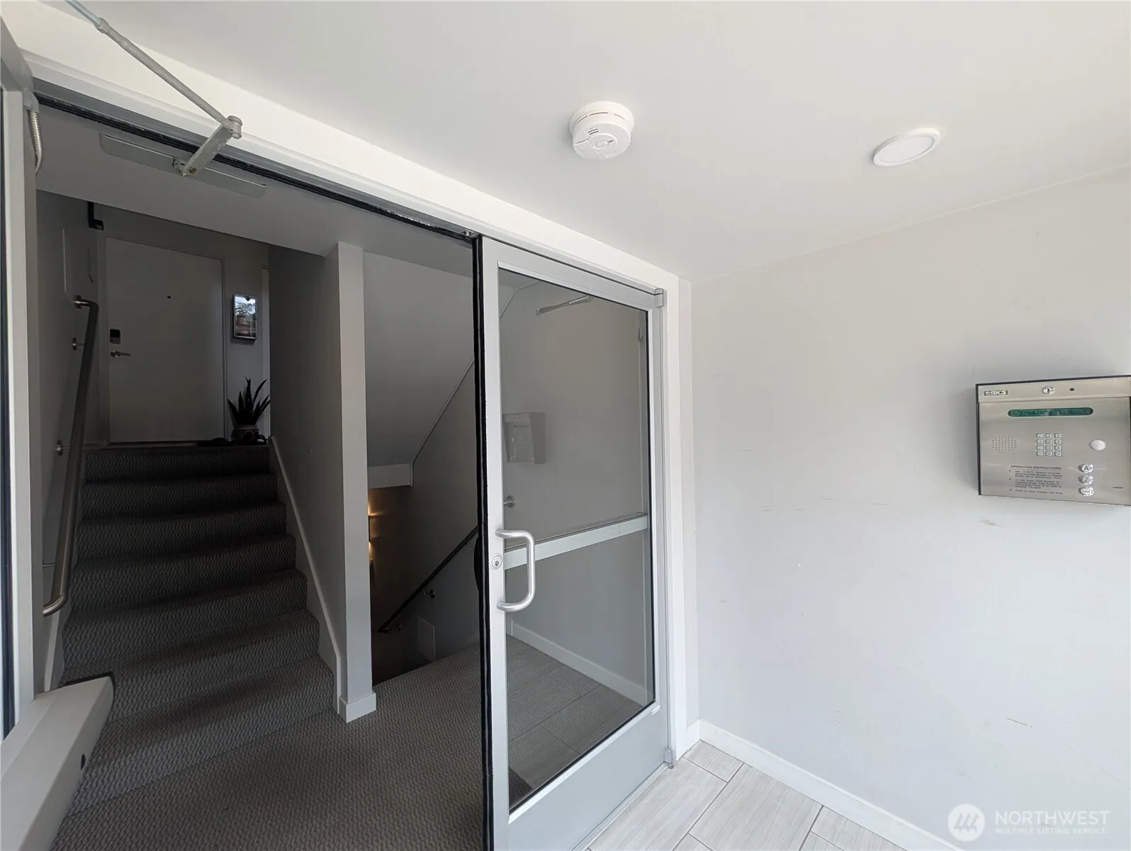 Property photo for 1729 18th Avenue #201, Seattle photo 2