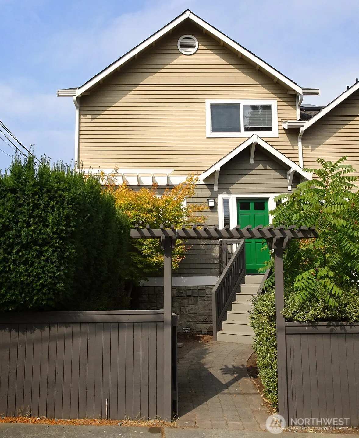 Property photo for 657 W Emerson Street #c, Seattle photo 2