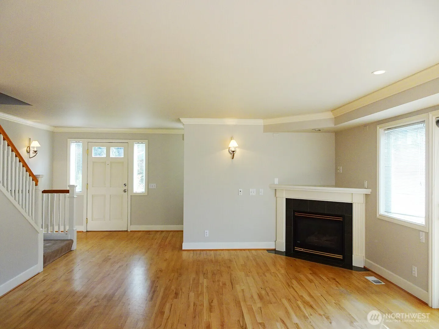 Property photo for 657 W Emerson Street #c, Seattle photo 4