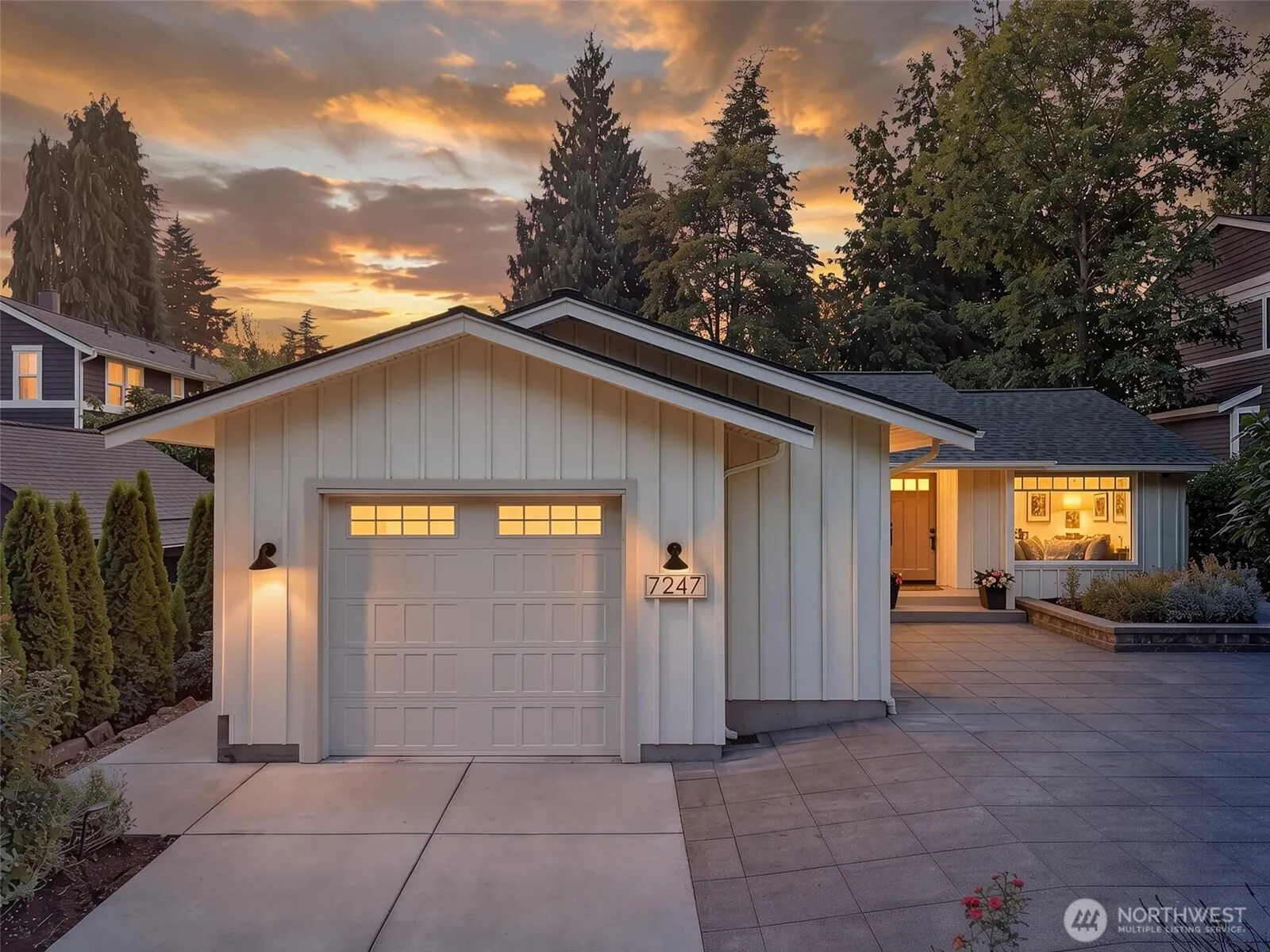 Property photo for 7247 Se 29th Street, Mercer Island, WA 98040