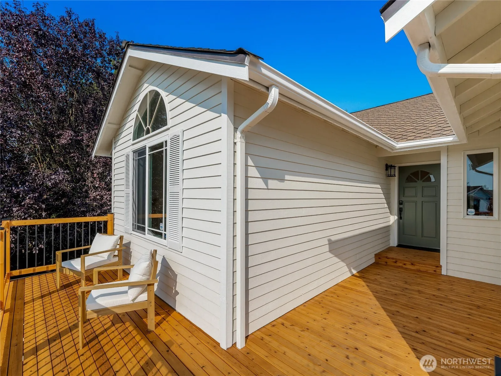 Property photo for 1812 Lumley Avenue, Mukilteo photo 3