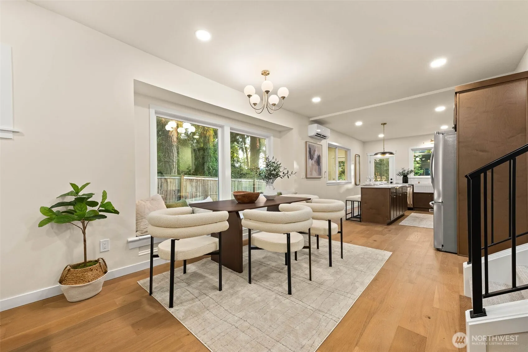 Property photo for 10733 Interlake Avenue N, Seattle photo 5