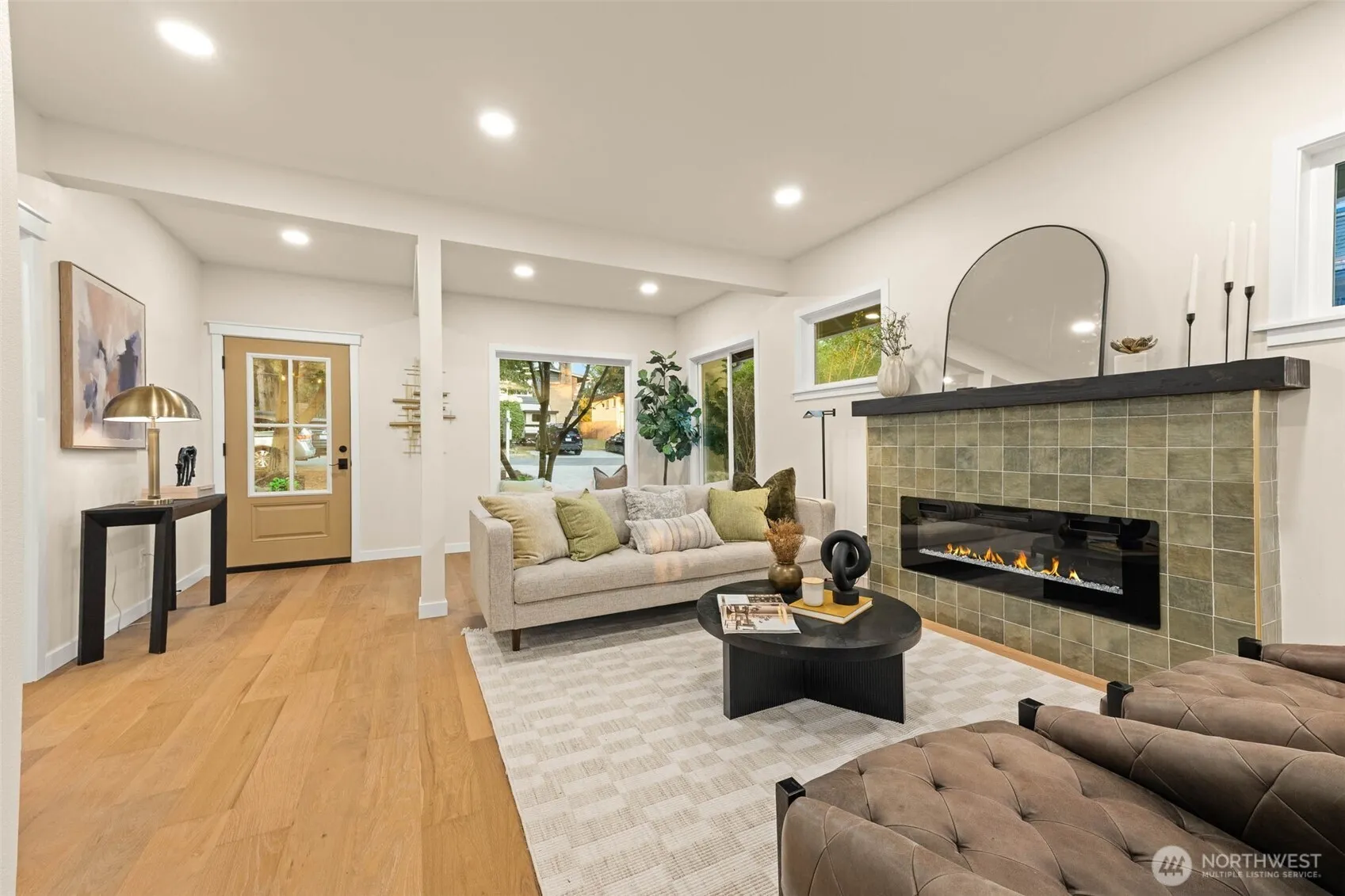 Property photo for 10733 Interlake Avenue N, Seattle photo 3