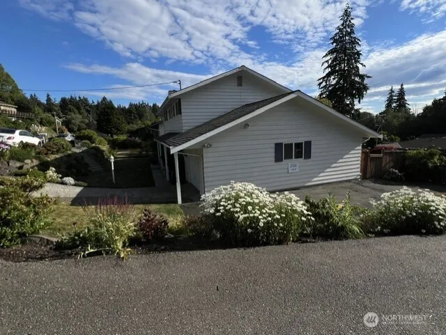 Property photo for 19827 11th Avenue Nw, Shoreline photo 2