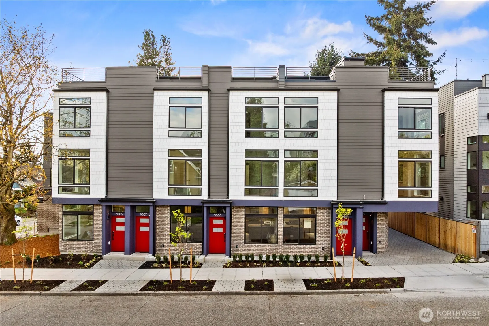 Property photo for 7005 9th Avenue Ne, Seattle photo 3