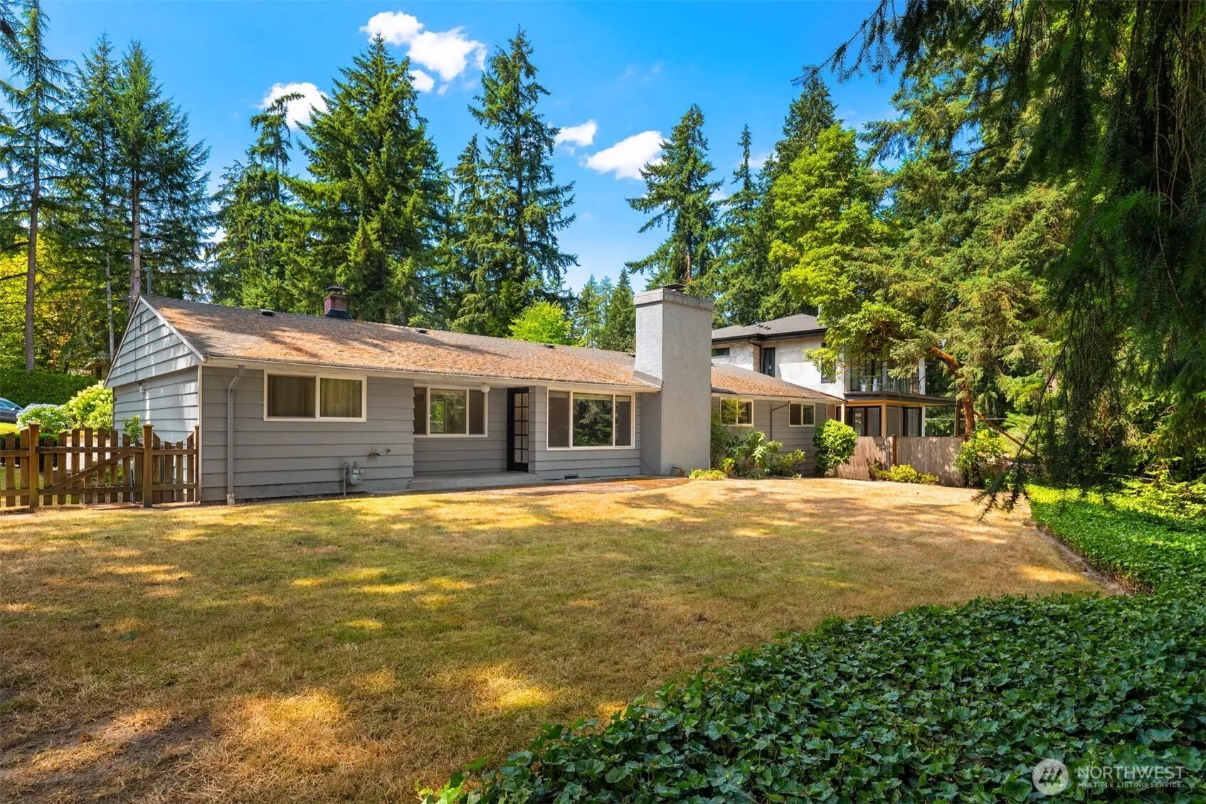Property photo for 10466 Se 19th Street, Bellevue photo 3