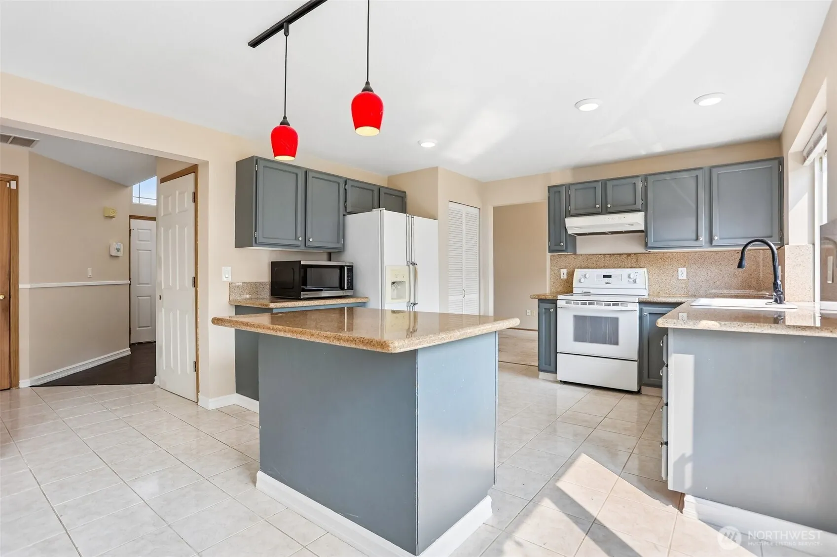 Property photo for 16133 Lakeview Avenue Se, Monroe