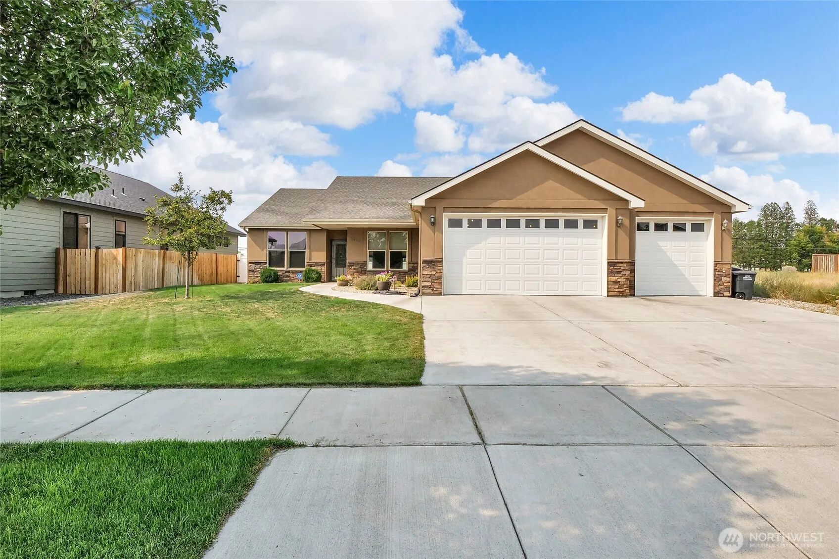 Property photo for 3440 W Blue Heron Lane, Moses Lake