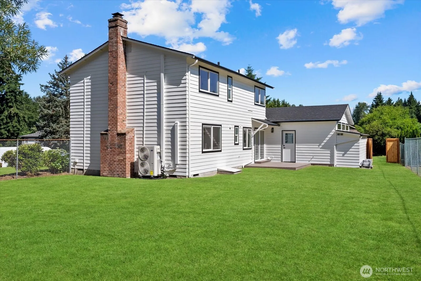 Property photo for 11235 Ne 146th St, Kirkland photo 4