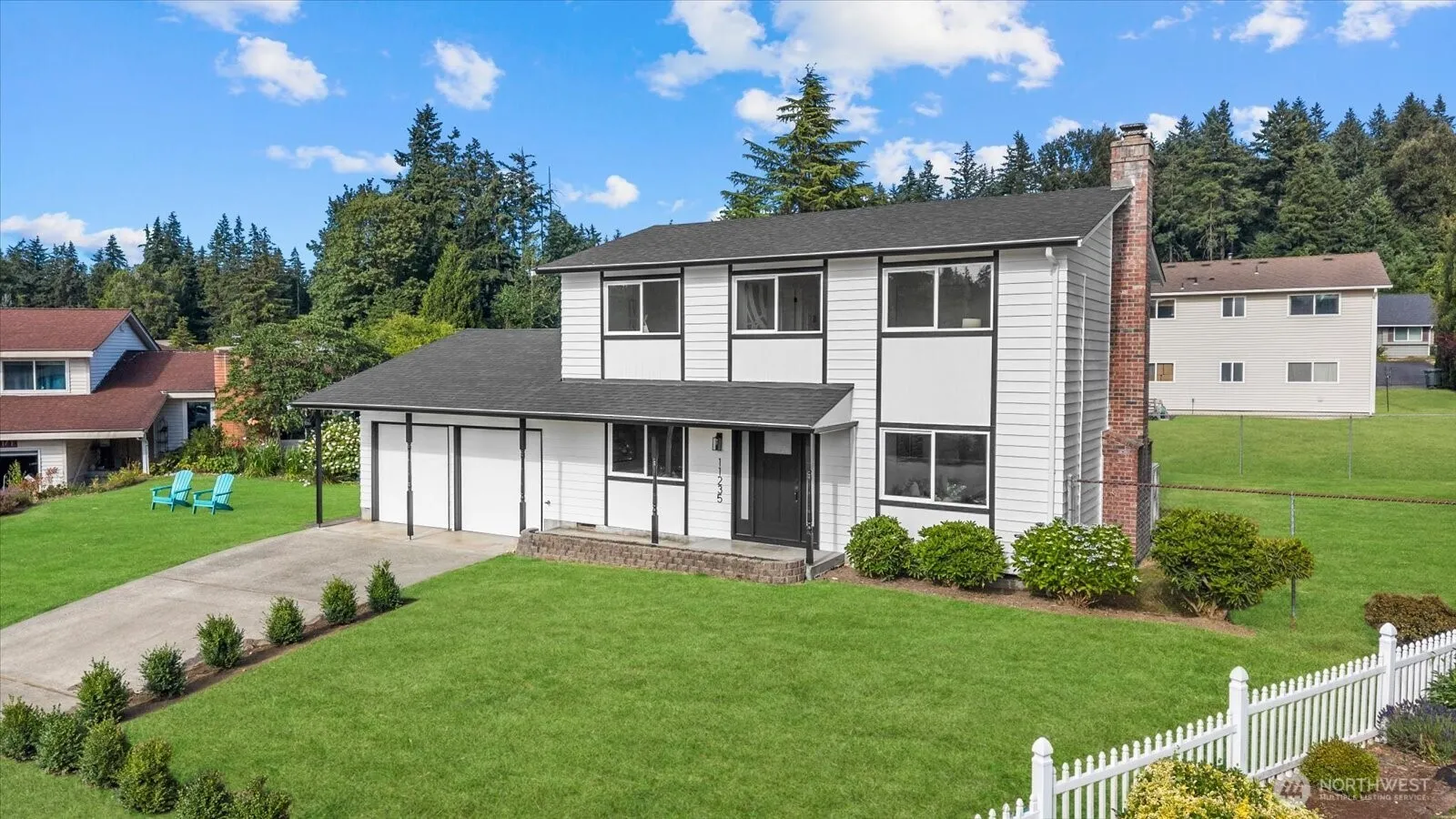 Property photo for 11235 Ne 146th St, Kirkland photo 2