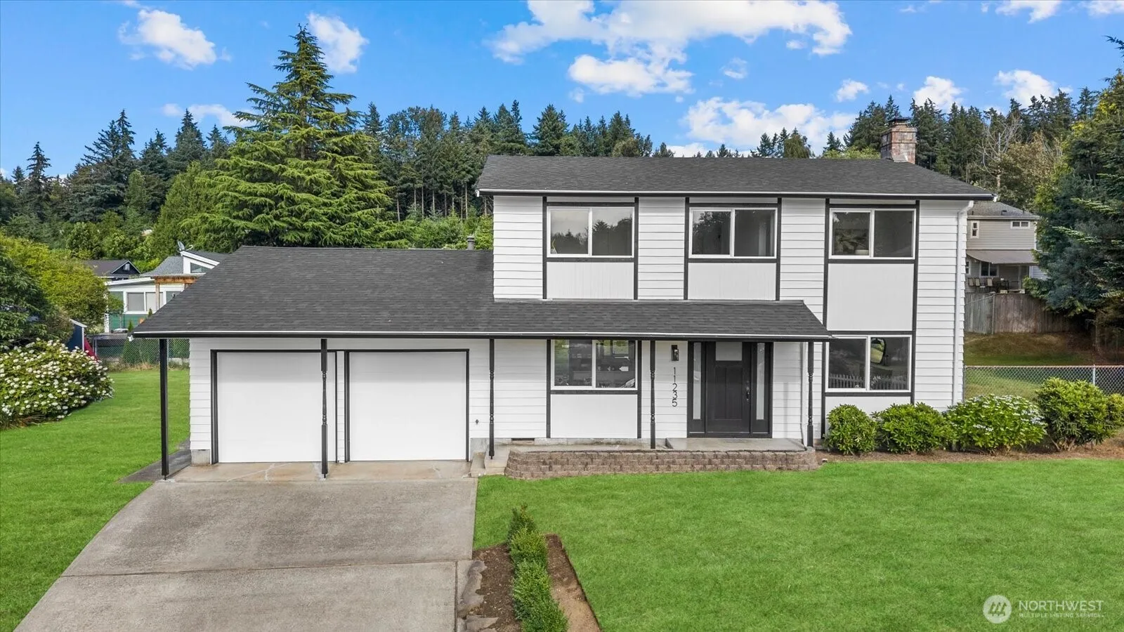 Property photo for 11235 Ne 146th St, Kirkland