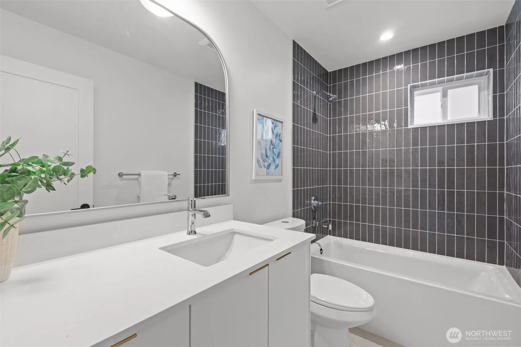 Property photo for 2220 B Nw 62nd Street, Seattle photo 4