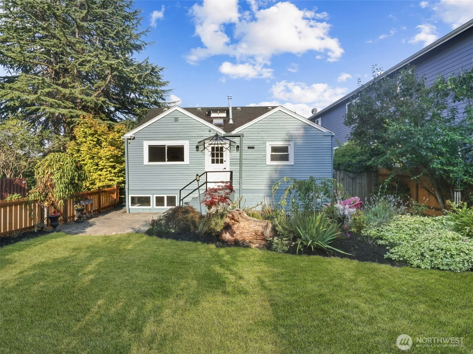 Property photo for 11237 84th Avenue S, Seattle photo 4