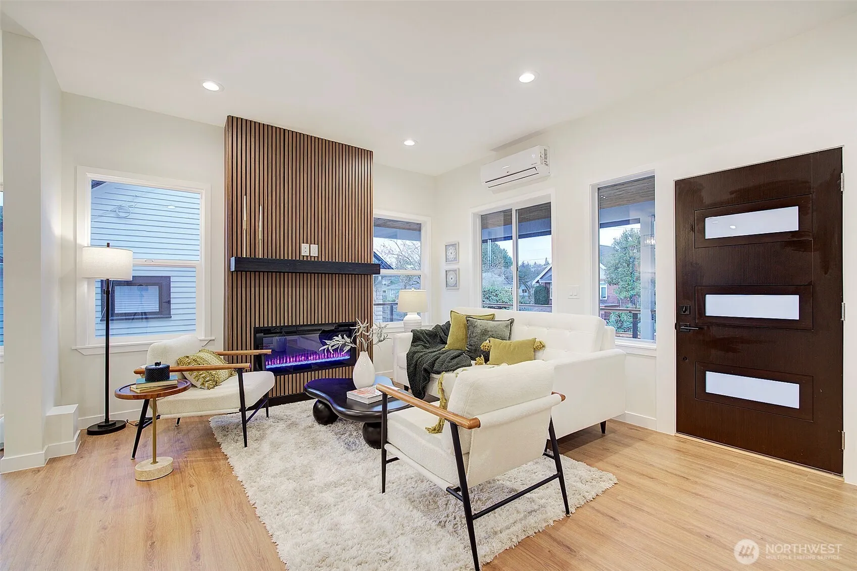 Property photo for 7008 Linden Avenue N, Seattle photo 4