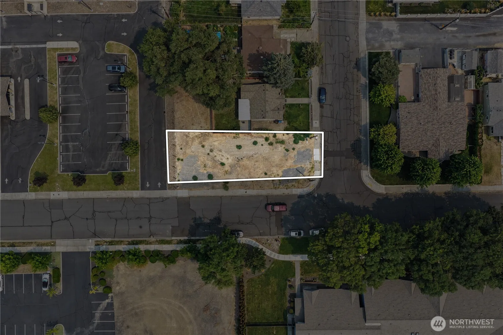 Property photo for 402 E Walnut Avenue, Moses Lake photo 2
