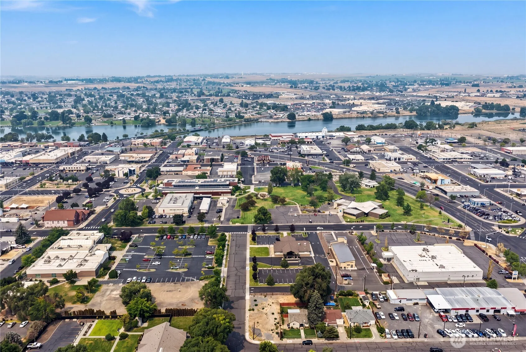Property photo for 402 E Walnut Avenue, Moses Lake photo 4