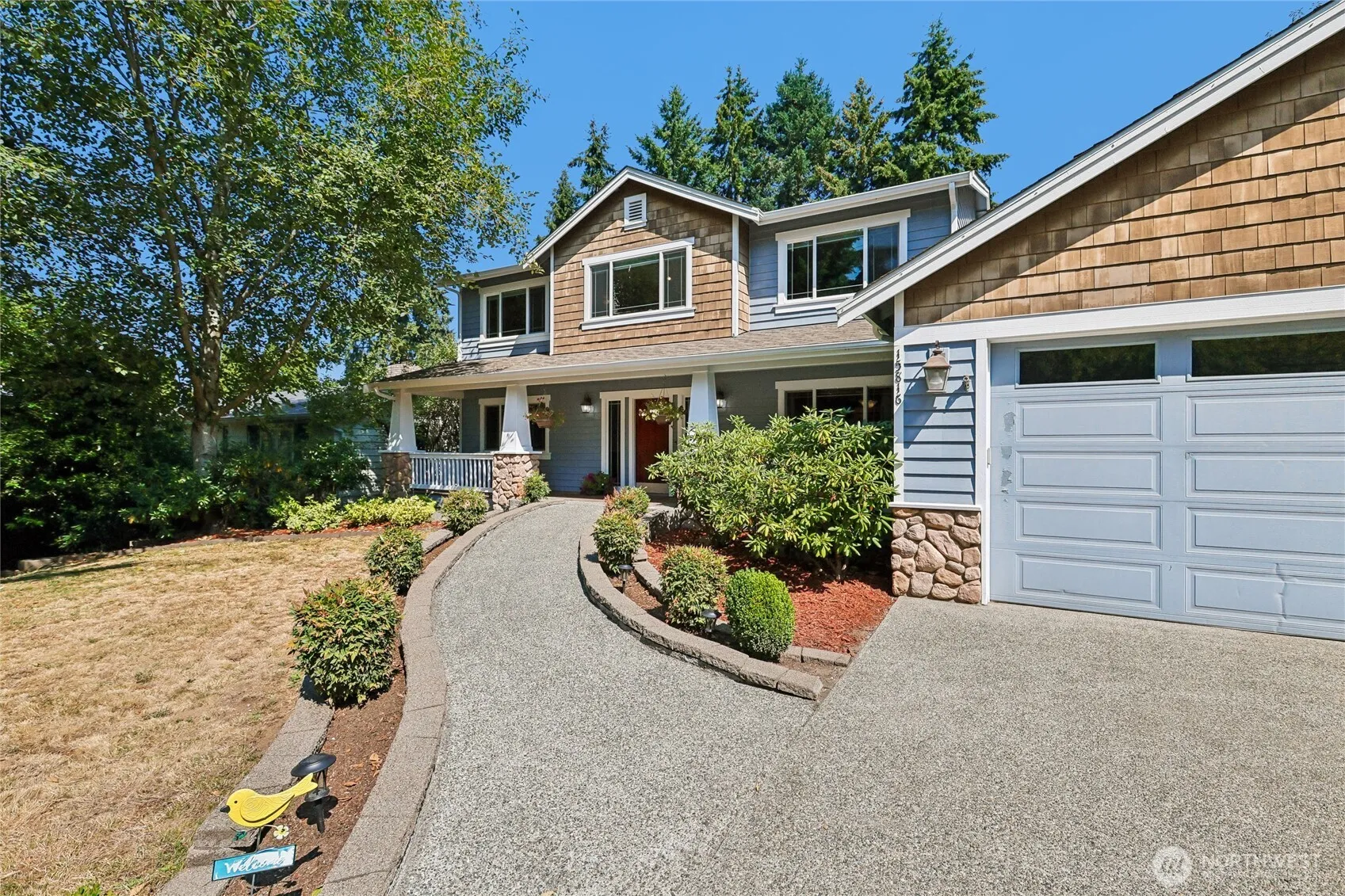 Property photo for 15816 84th Avenue Ne, Kenmore photo 2