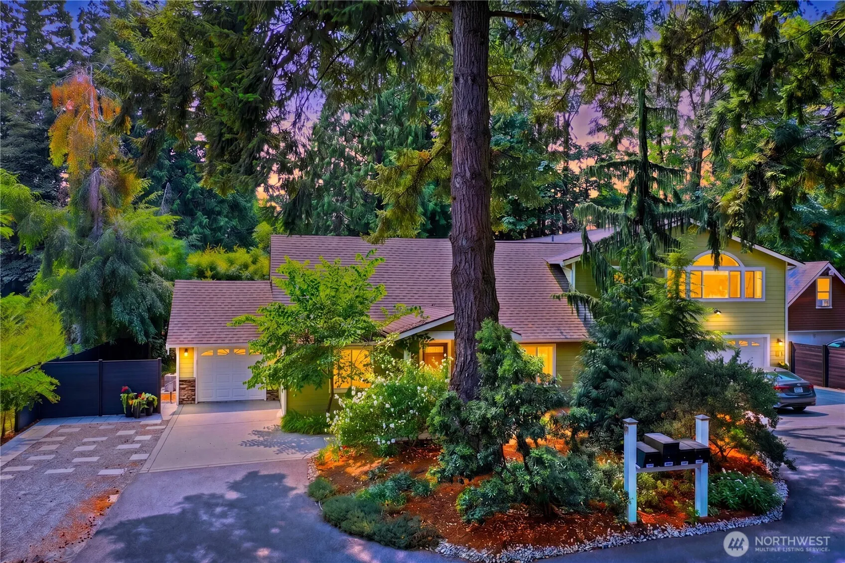 Property photo for 11633 Ne 92nd St, Kirkland