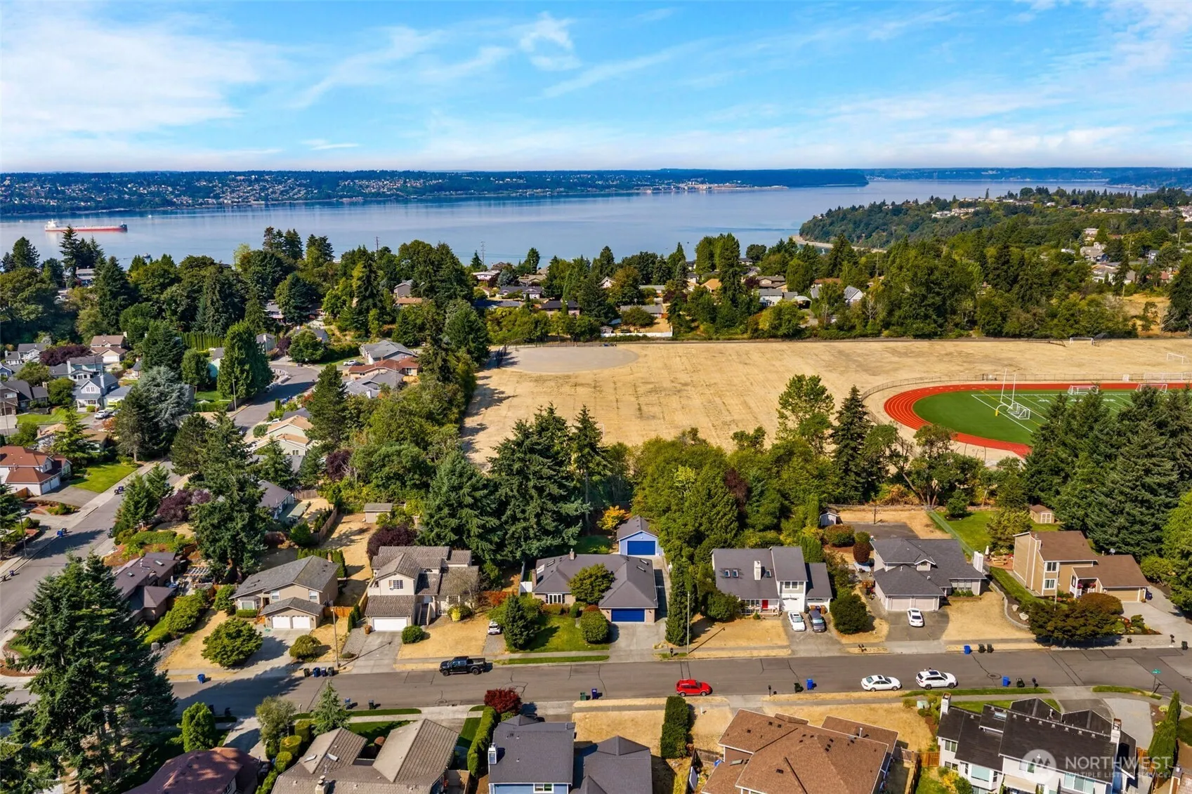 Property photo for 3902 Larchmont Avenue Ne, Tacoma photo 4