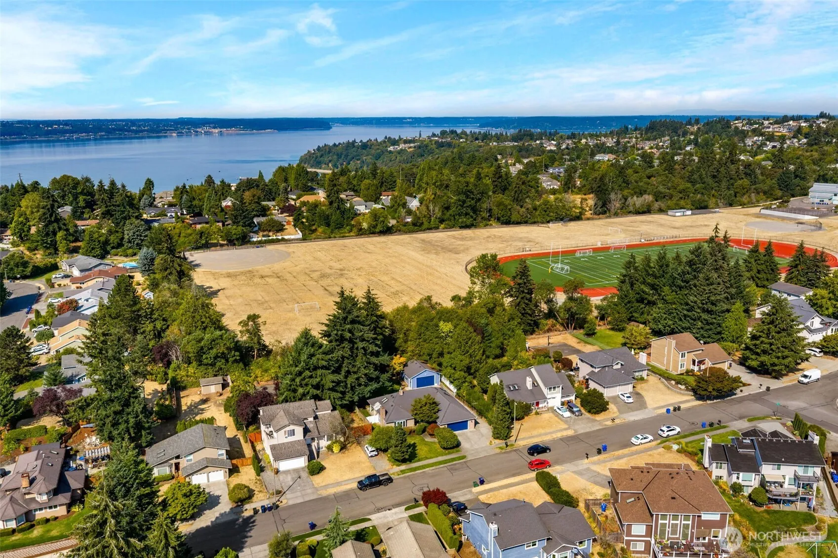 Property photo for 3902 Larchmont Avenue Ne, Tacoma photo 3