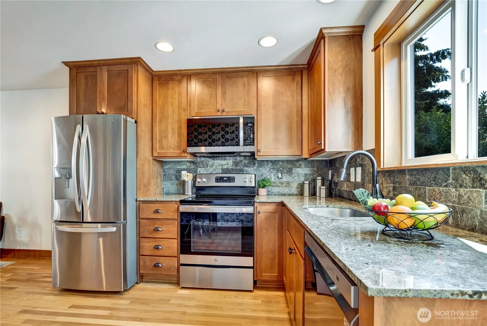 Property photo for 4516 Dayton Avenue N, Seattle photo 4