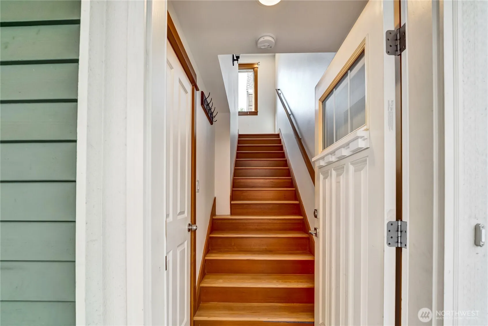 Property photo for 4516 Dayton Avenue N, Seattle photo 3