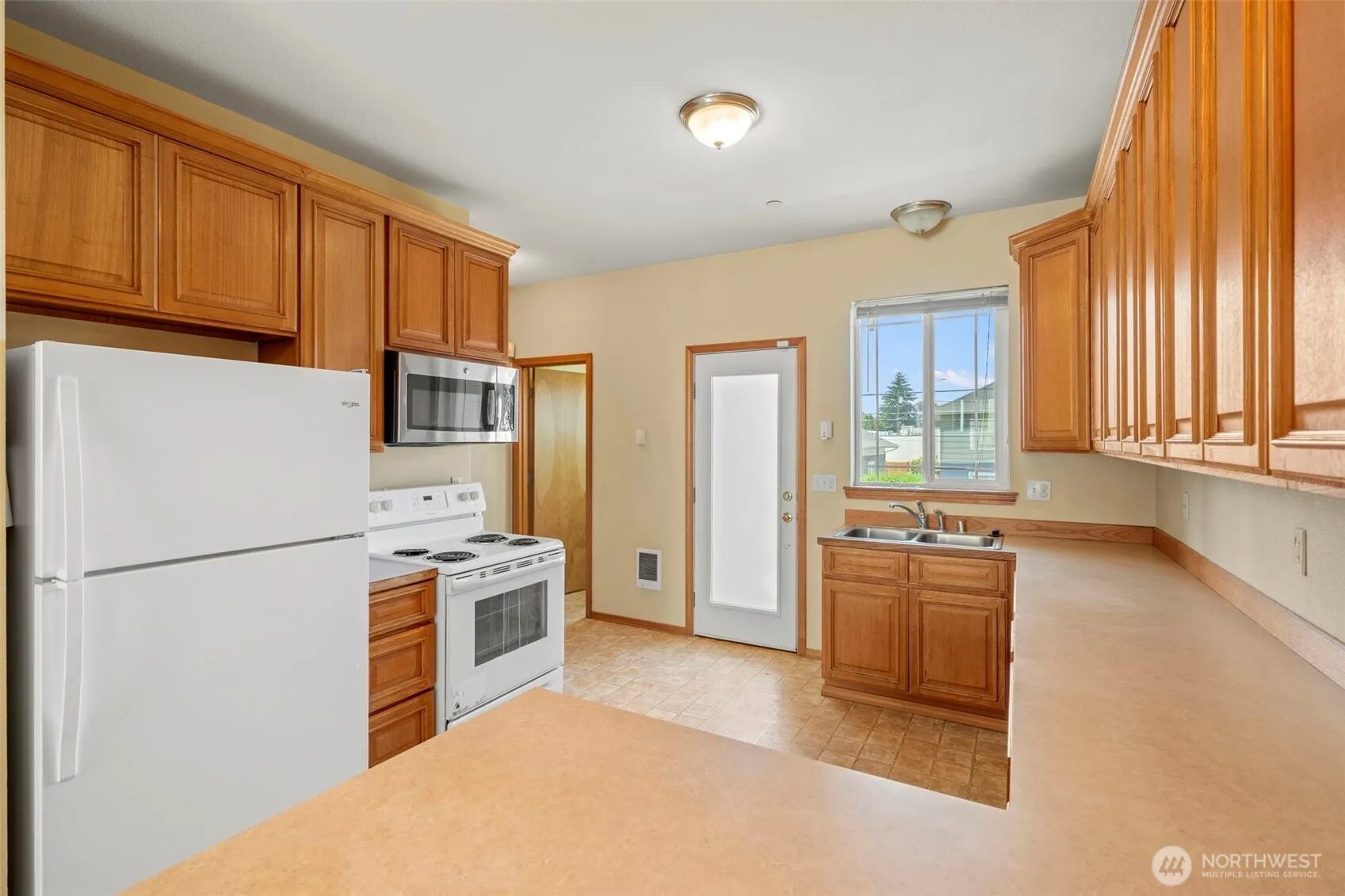 Property photo for 5621 S Lawrence Street #d, Tacoma photo 3