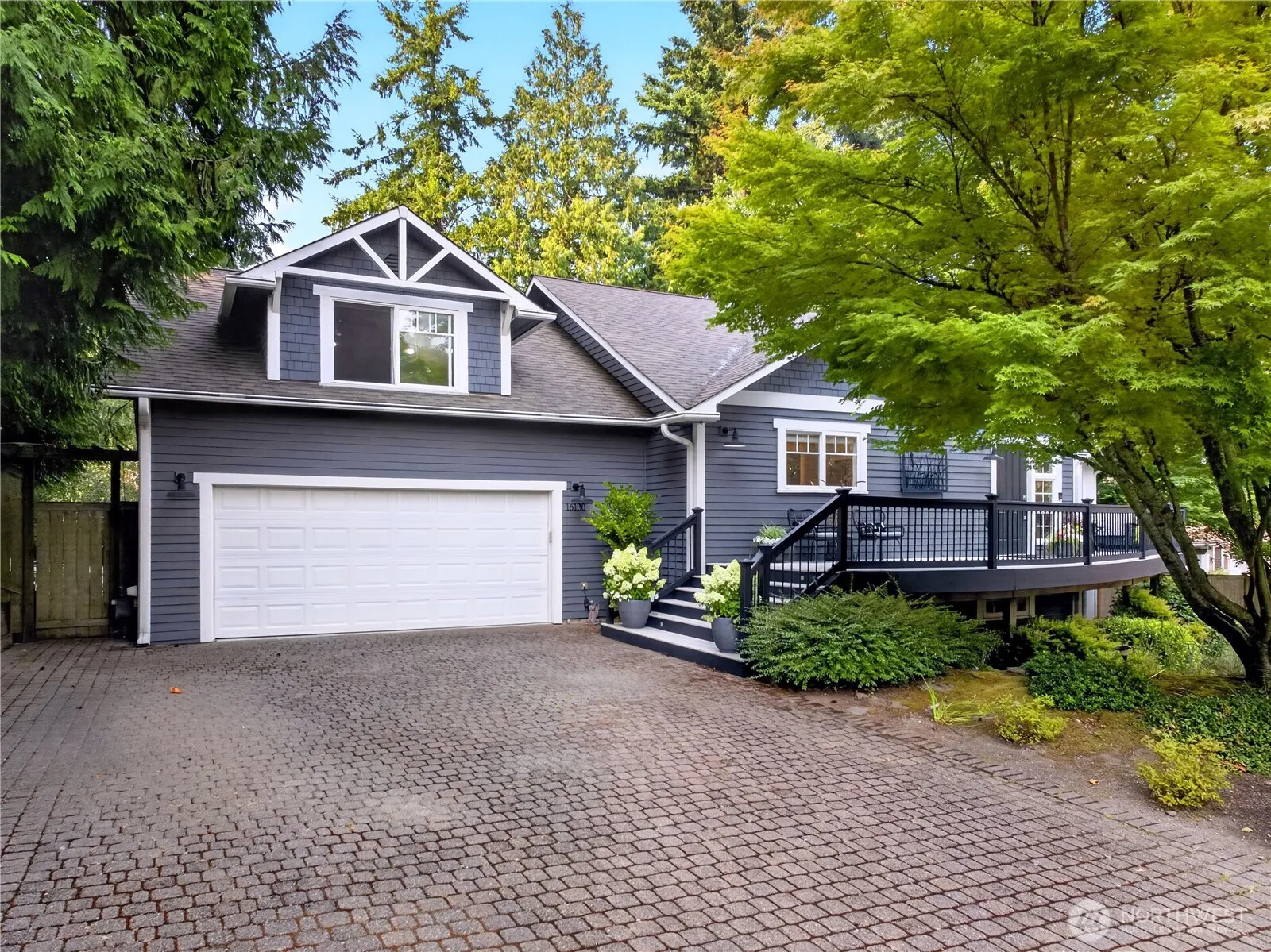 Property photo for 16130 Se 47th Place, Bellevue photo 2