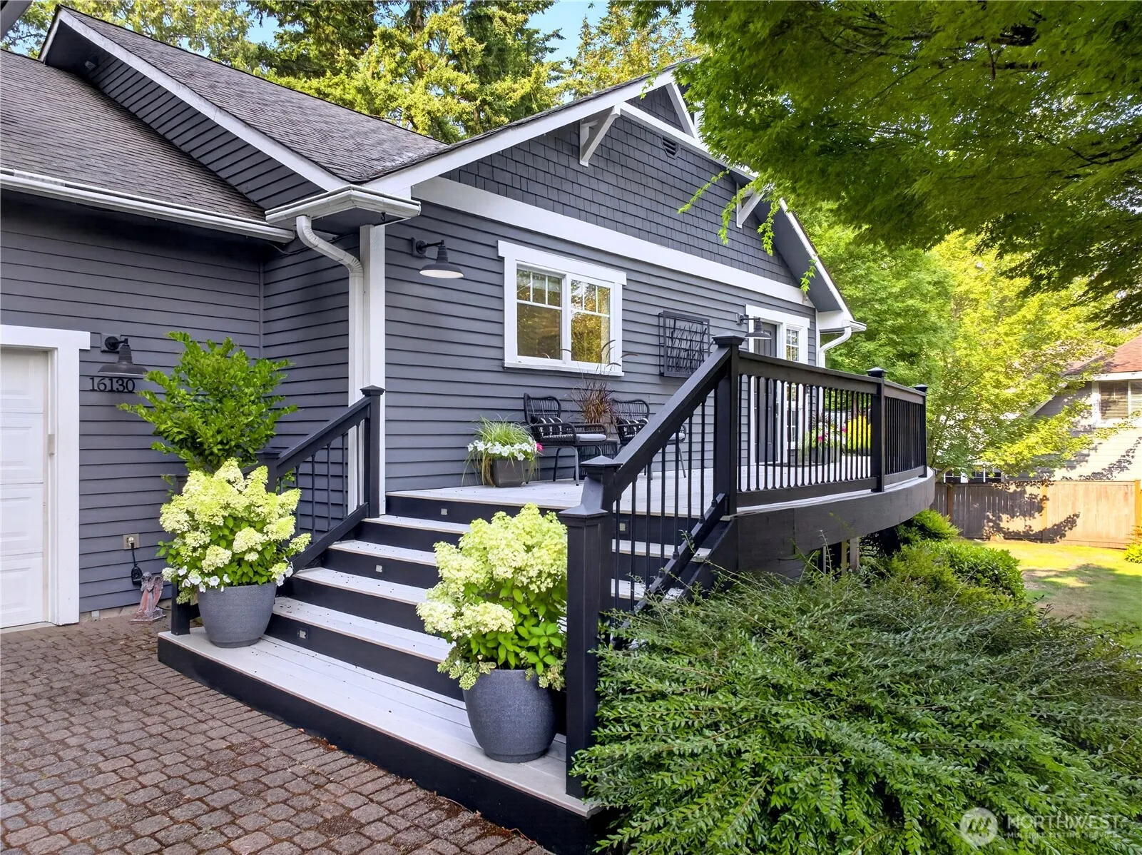 Property photo for 16130 Se 47th Place, Bellevue photo 3