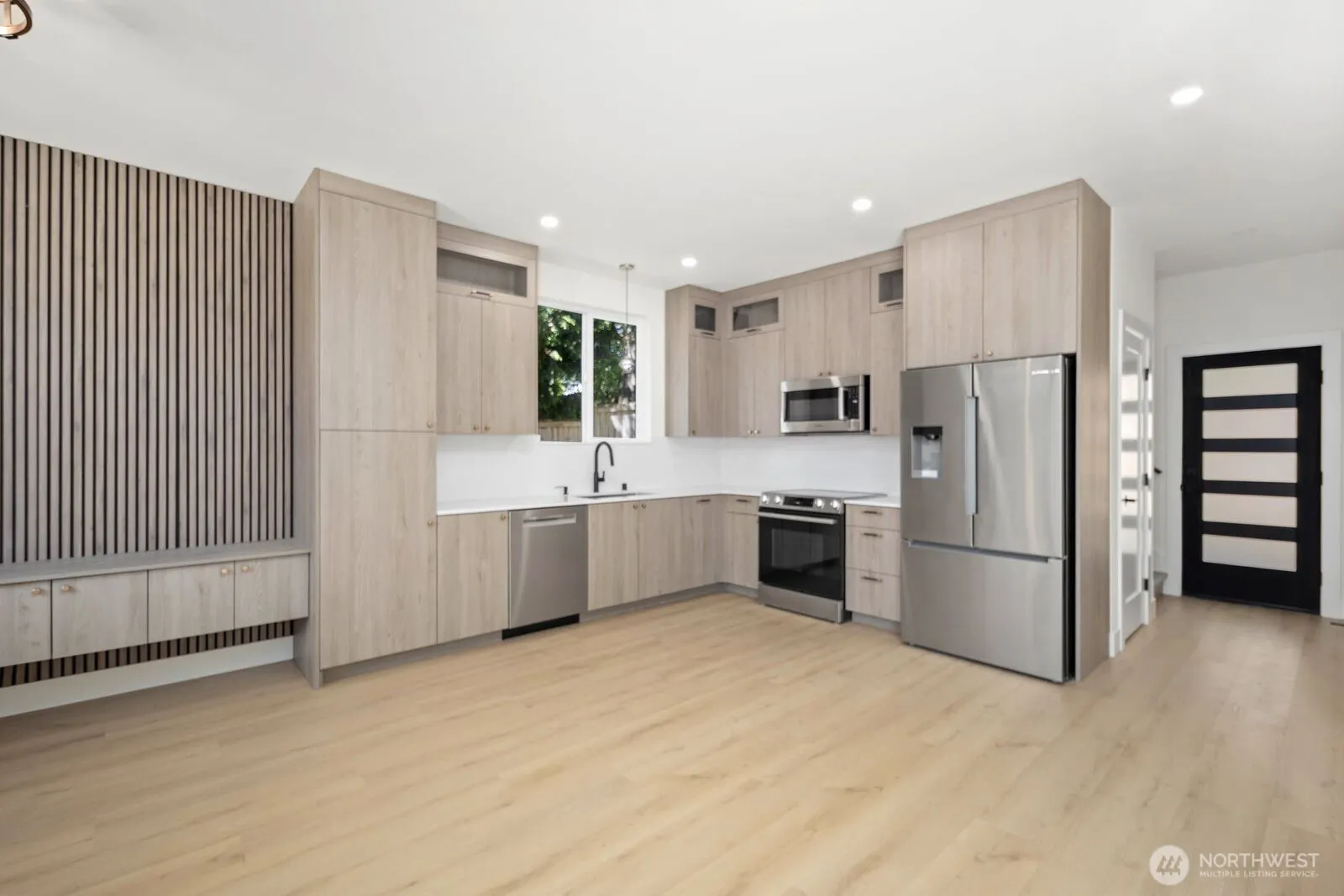Property photo for 11744 Dayton Avenue N, Seattle photo 4