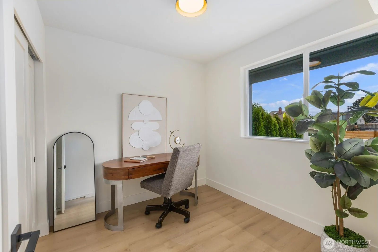 Property photo for 11748 Dayton Avenue N, Seattle photo 5