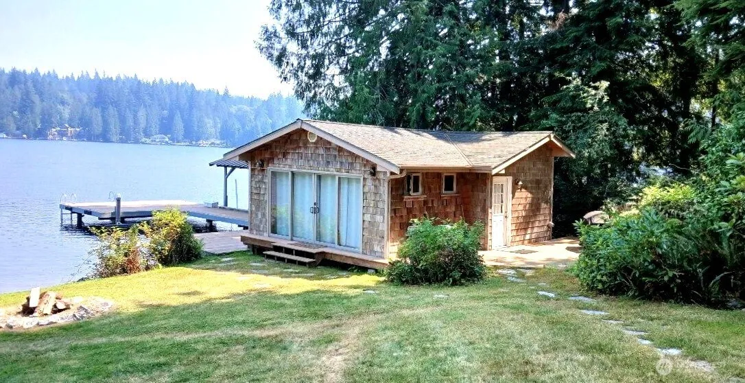 Property photo for 425 W Shore Loop Road, Snohomish