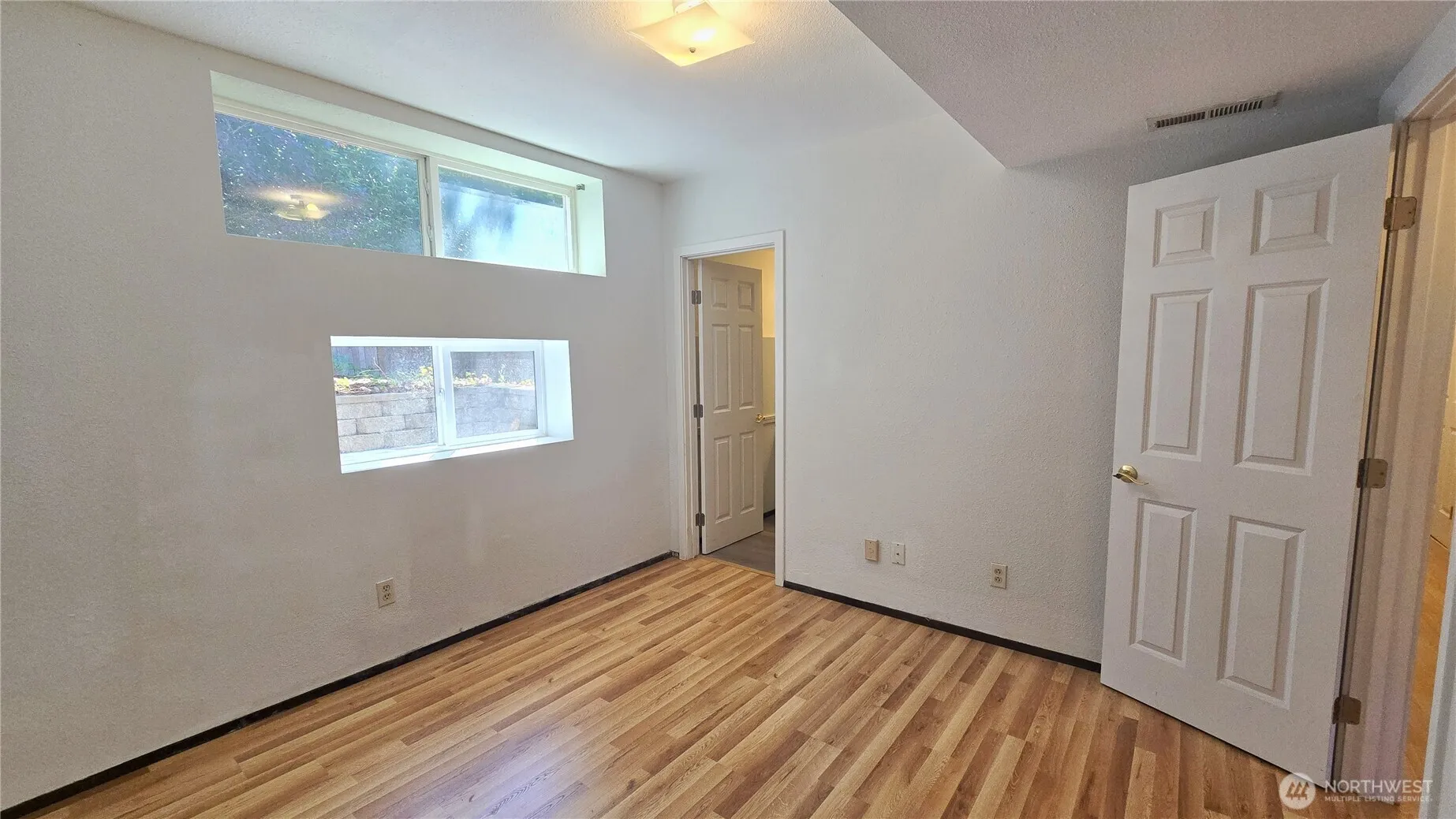 Property photo for 13709 Se 23rd Street, Bellevue photo 5