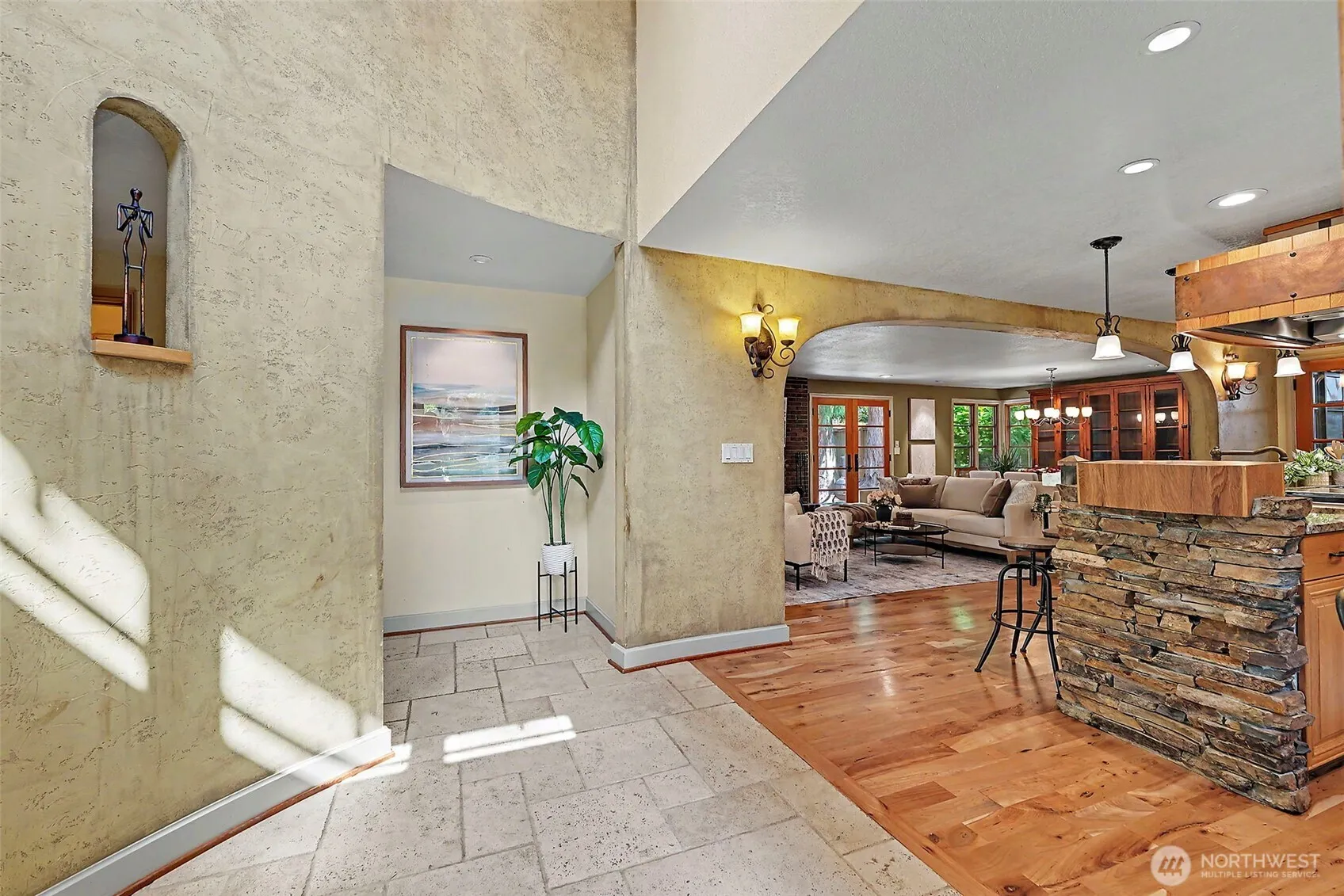Property photo for 12838 Ne 73rd Street, Kirkland photo 3