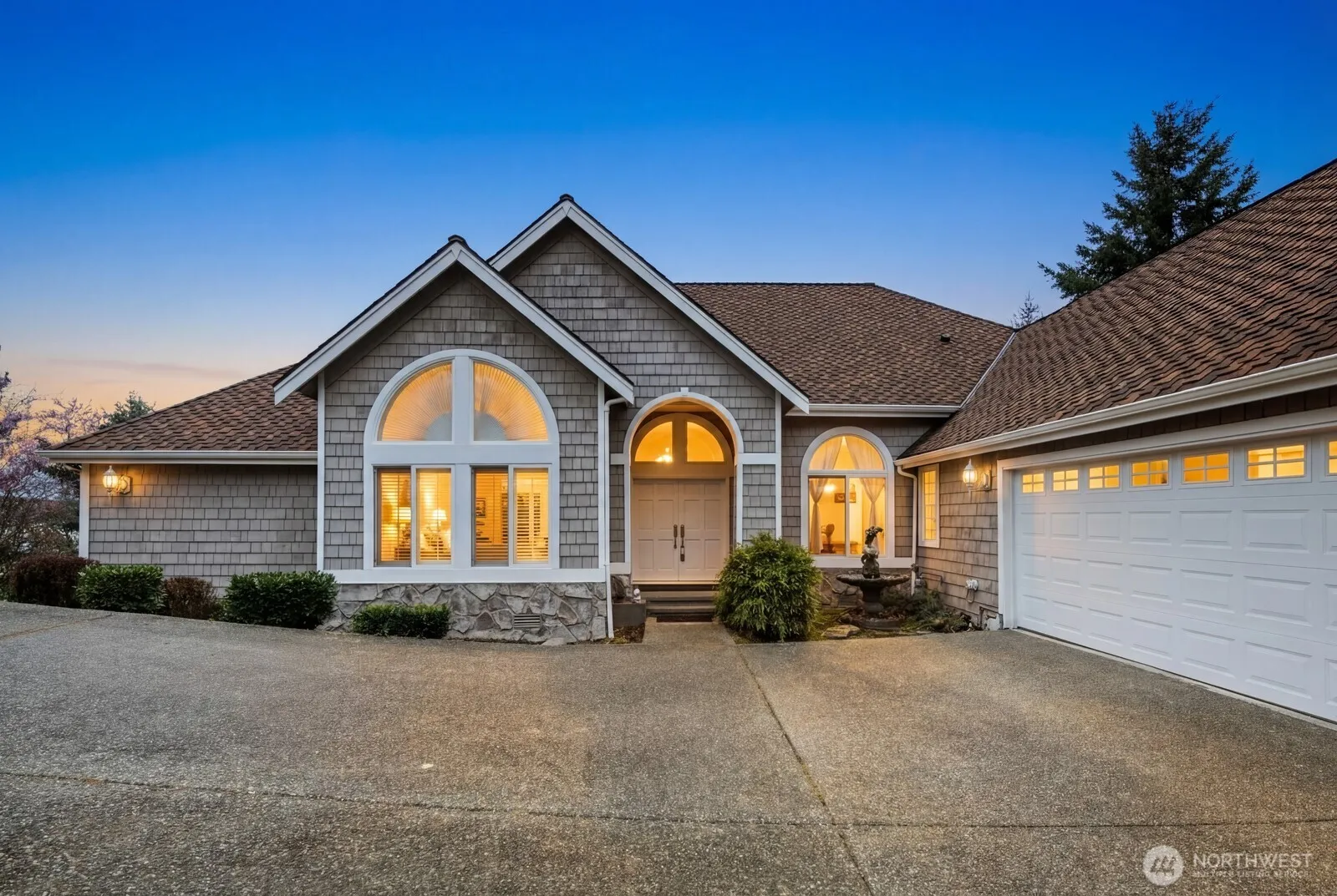 Property photo for 1665 204th Avenue Ne, Sammamish photo 2