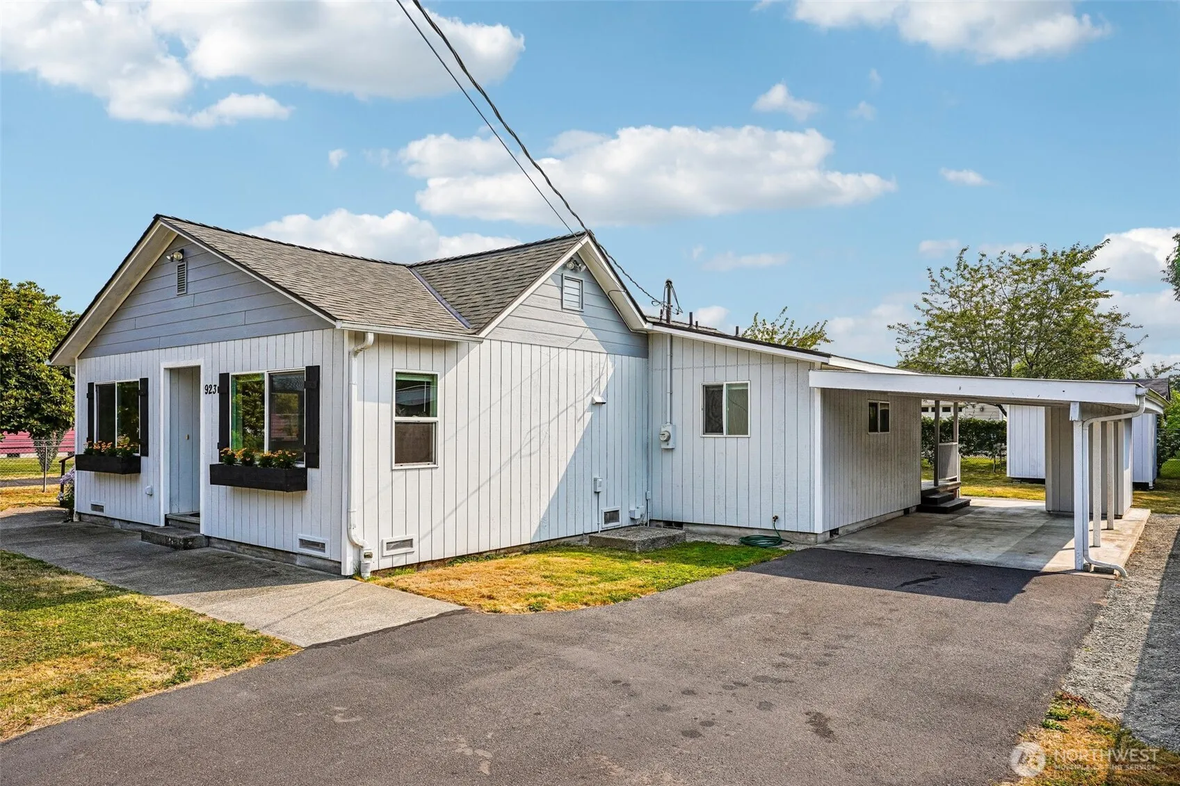 Property photo for 923 16th Street Sw, Puyallup photo 2
