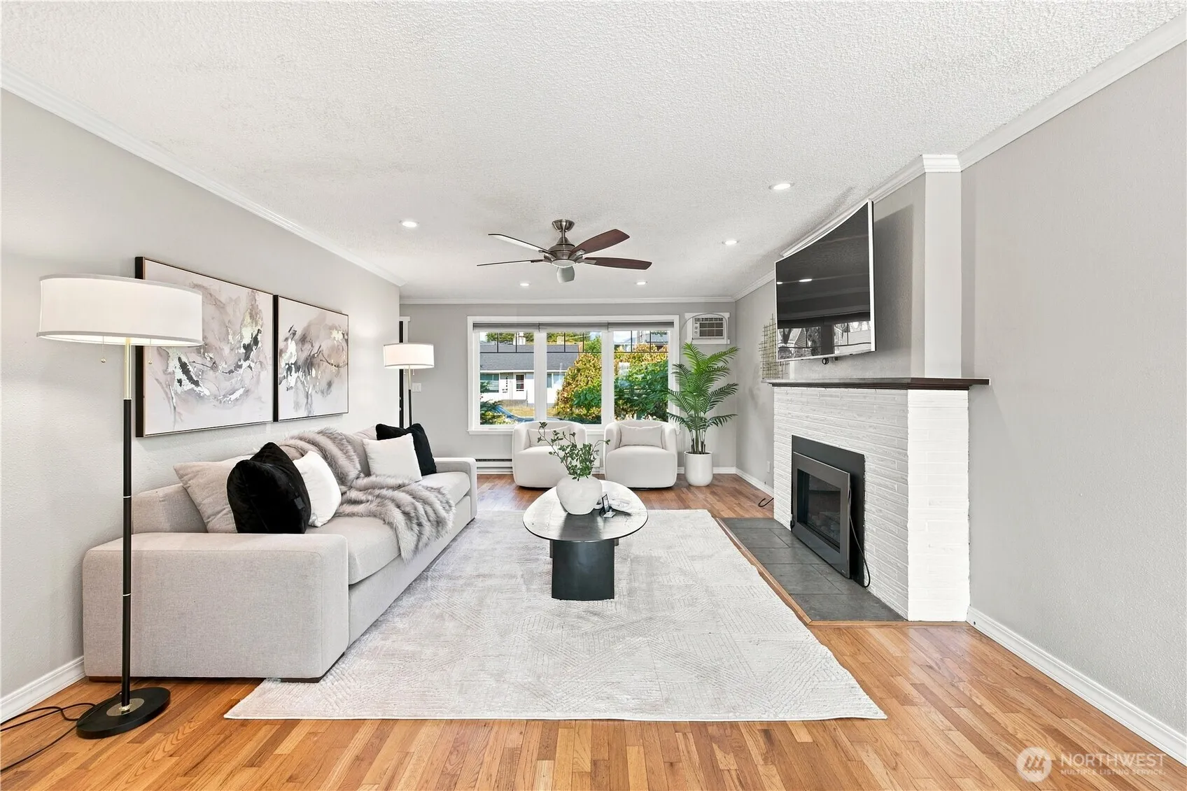 Property photo for 8451 40th Avenue Sw, Seattle photo 4