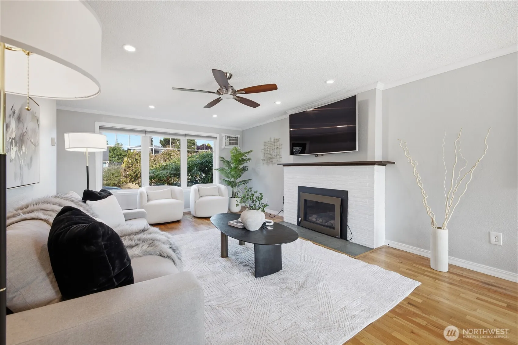 Property photo for 8451 40th Avenue Sw, Seattle photo 3