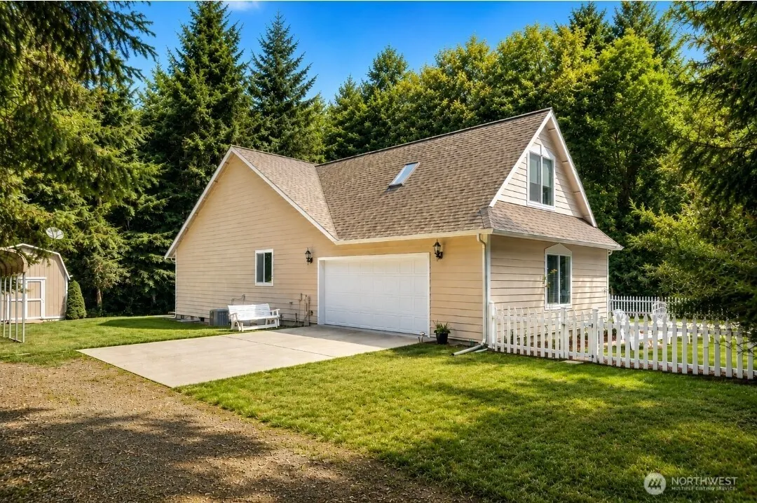 Property photo for 351 E Island Shores Road, Shelton photo 3