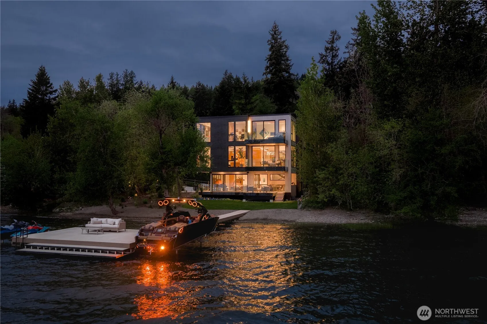 Property photo for 3101 E Lake Sammamish Parkway Ne, Sammamish photo 2