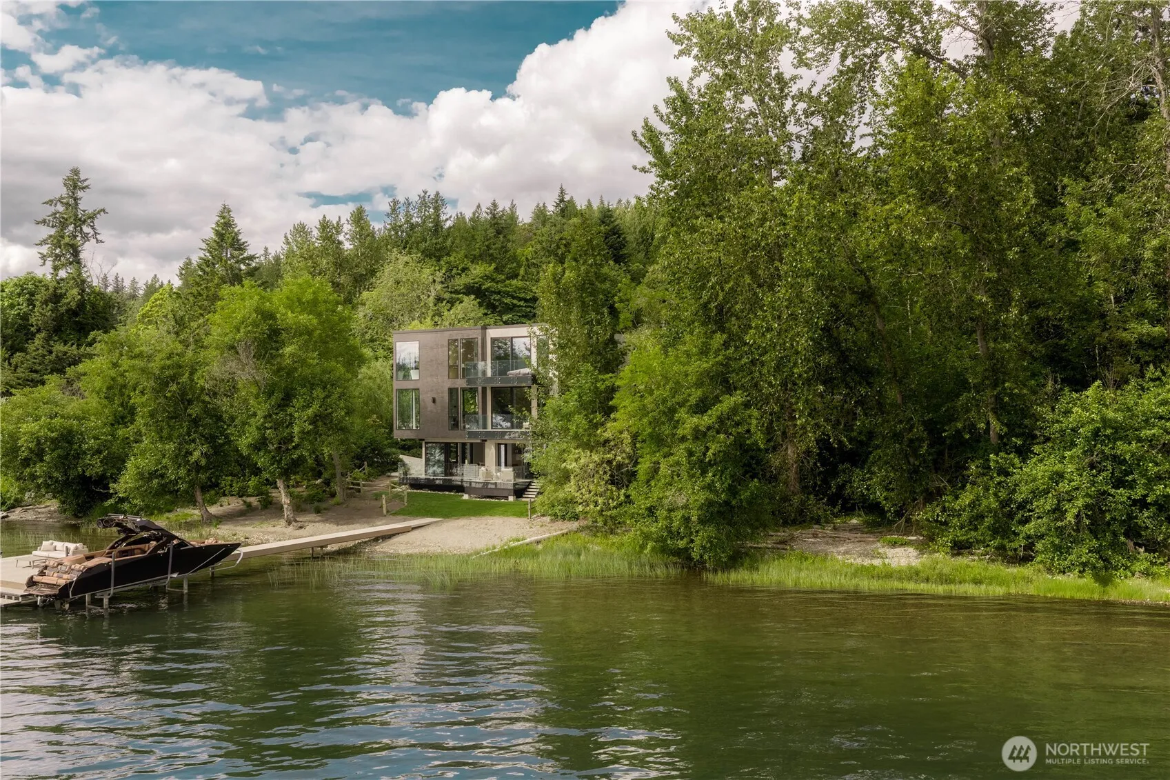 Property photo for 3101 E Lake Sammamish Parkway Ne, Sammamish photo 3