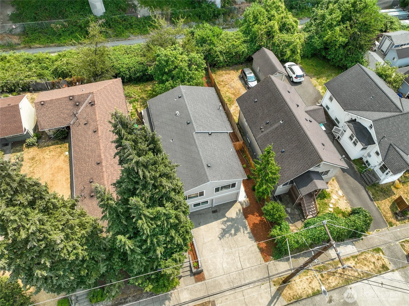 Property photo for 4042 5th Avenue Ne, Seattle photo 2