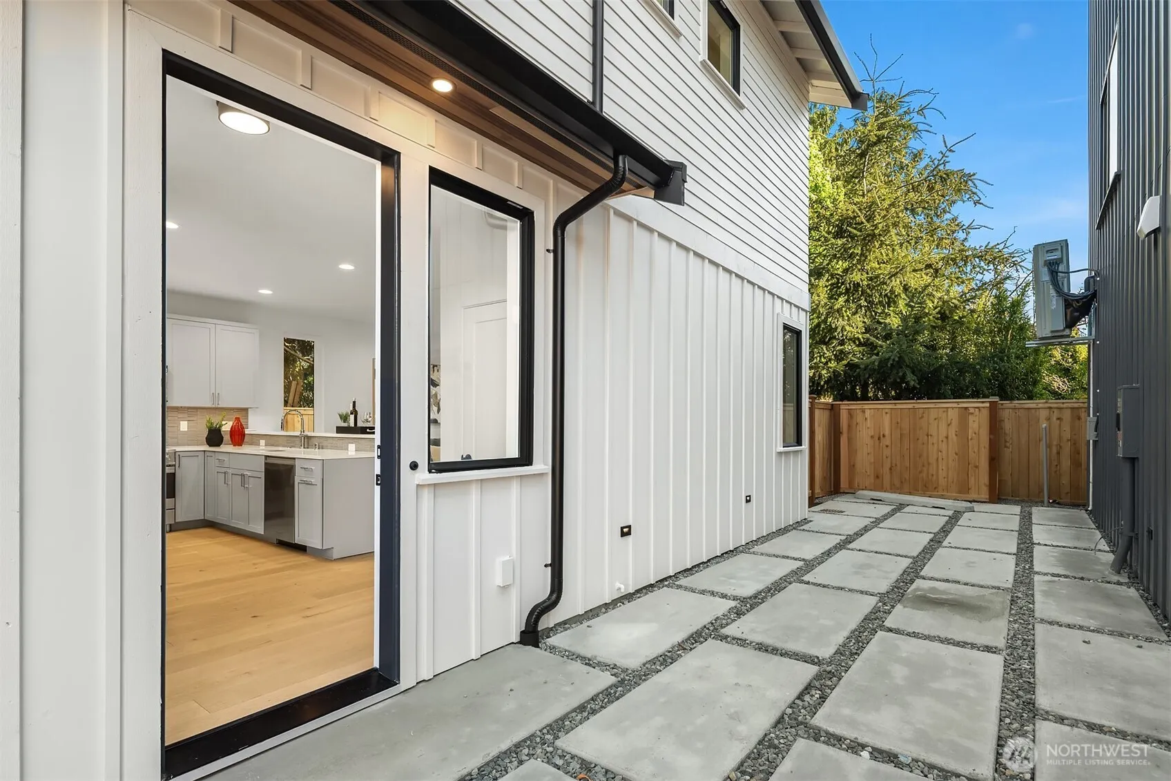 Property photo for 7064 Cleopatra Place Nw, Seattle photo 2