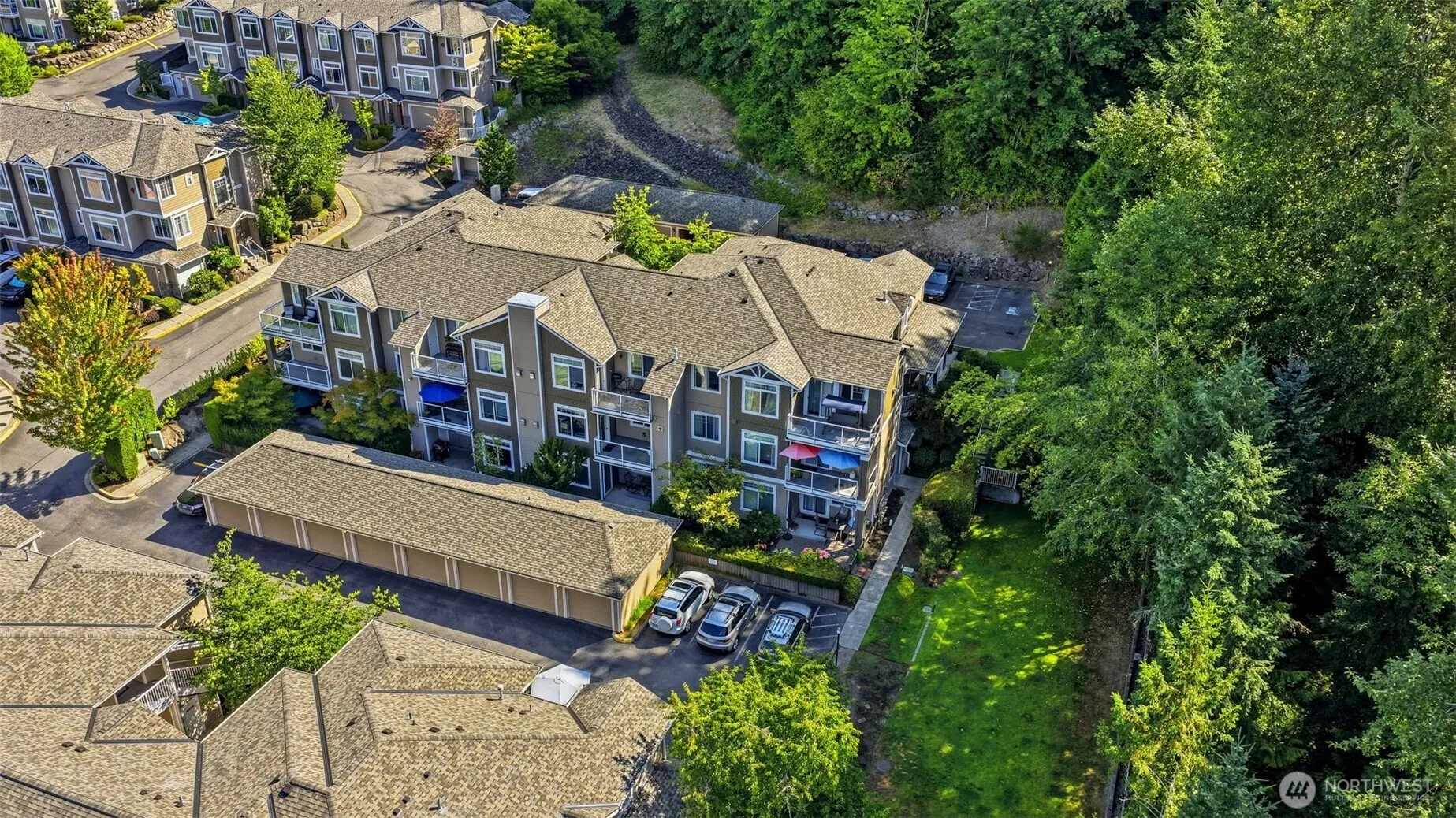 Property photo for 3500 E Lake Sammamish Parkway Se #3-103, Sammamish photo 4